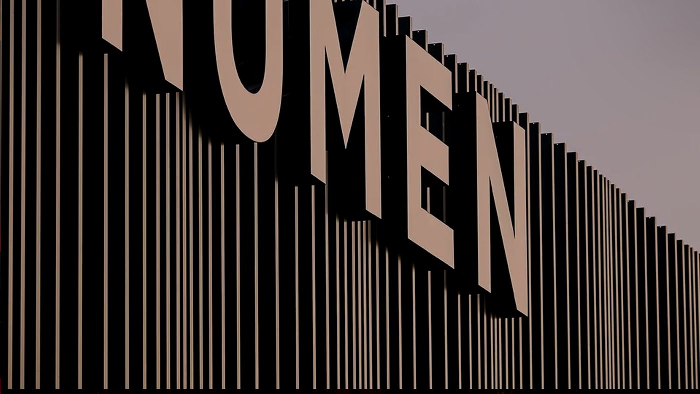 L'insegna NUMEN